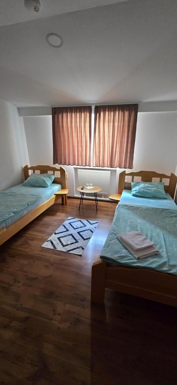 Motel "Kula" ツァジン エクステリア 写真