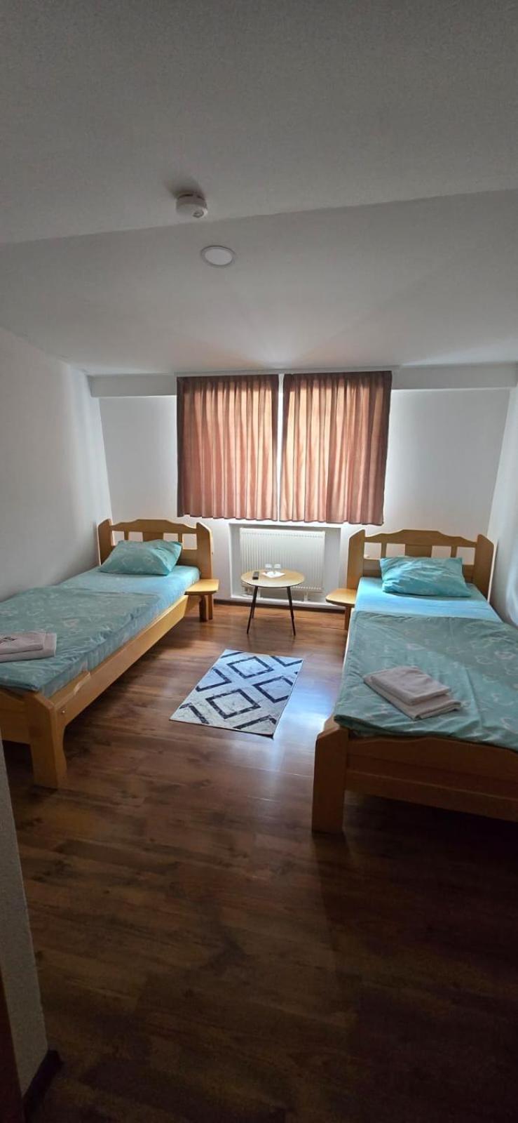 Motel "Kula" ツァジン エクステリア 写真